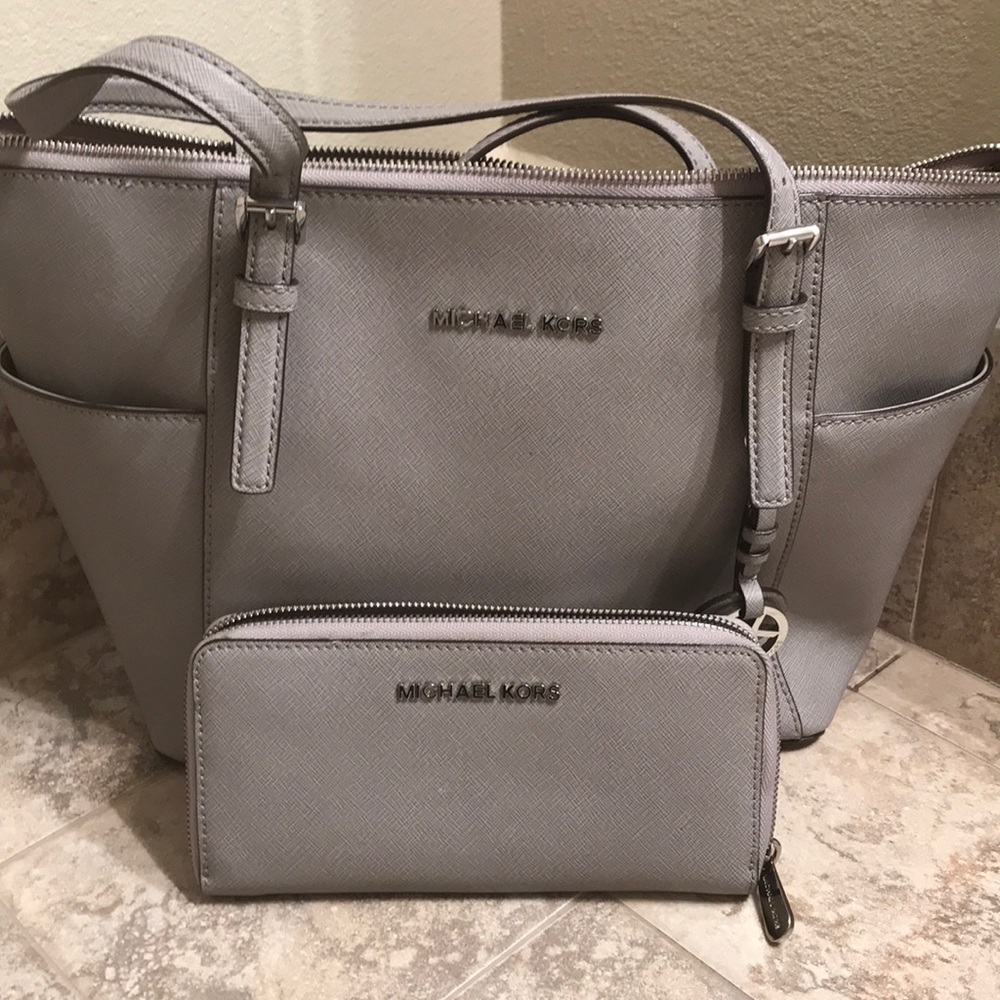 Used Michael Kors Handbag and Wallet